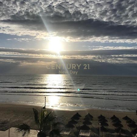 Sea View Apartment Durrës Kültér fotó