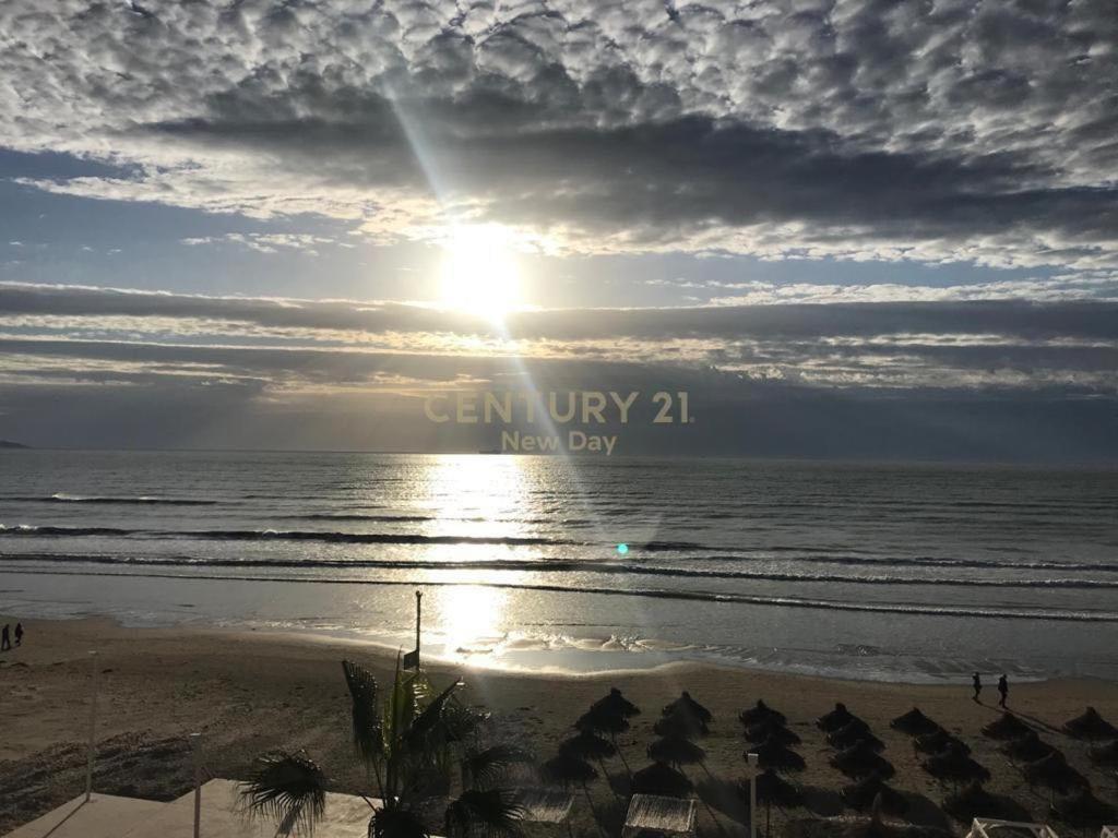 Sea View Apartment Durrës Kültér fotó